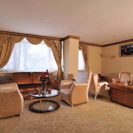 Pelikan Отель Бююкчекмедже